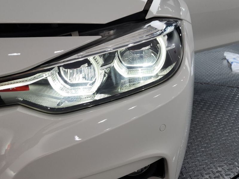 2018 BMW 3 Series 330i M Sport Shadow photo 22