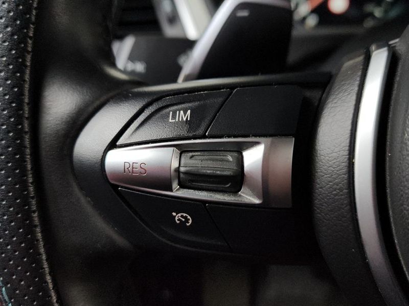 2018 BMW 3 Series 330i M Sport Shadow photo 28