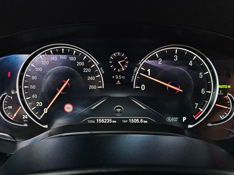 2018 BMW 5 Series 530i xDrive M Sport Package photo 8