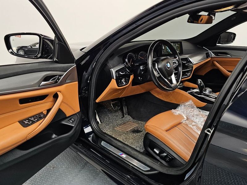 2018 BMW 5 Series 530i xDrive M Sport Package photo 10