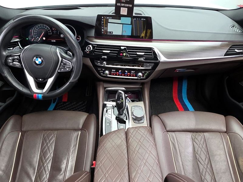 2018 BMW 5 Series 520d M Sport Package Plus photo 7
