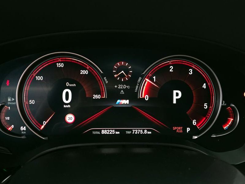 2018 BMW 5 Series 520d M Sport Package Plus photo 8