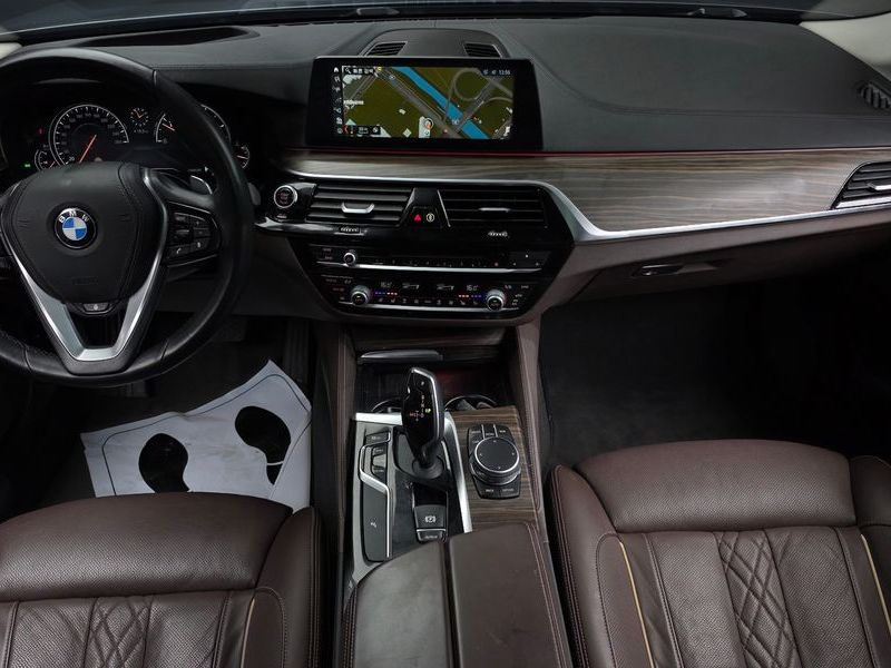 2018 BMW 5 Series 520d Luxury Plus photo 7