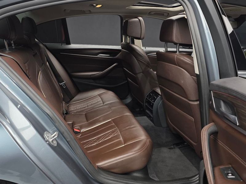 2018 BMW 5 Series 520d Luxury Plus photo 12