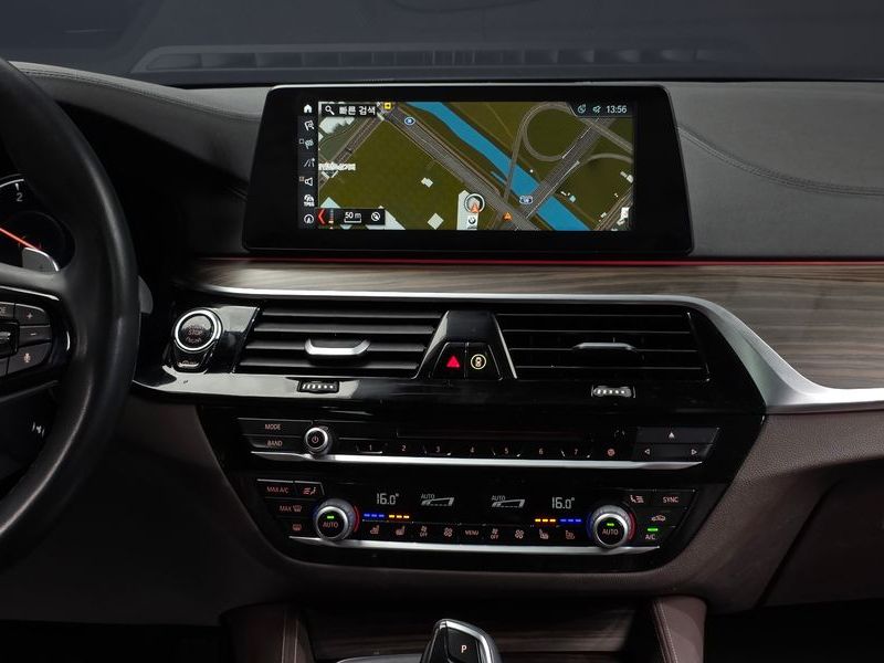 2018 BMW 5 Series 520d Luxury Plus photo 14