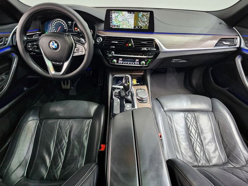 2018 BMW 5 Series 520d xDrive M Sport Package Plus photo 7