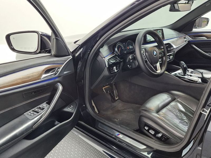 2018 BMW 5 Series 520d xDrive M Sport Package Plus photo 10
