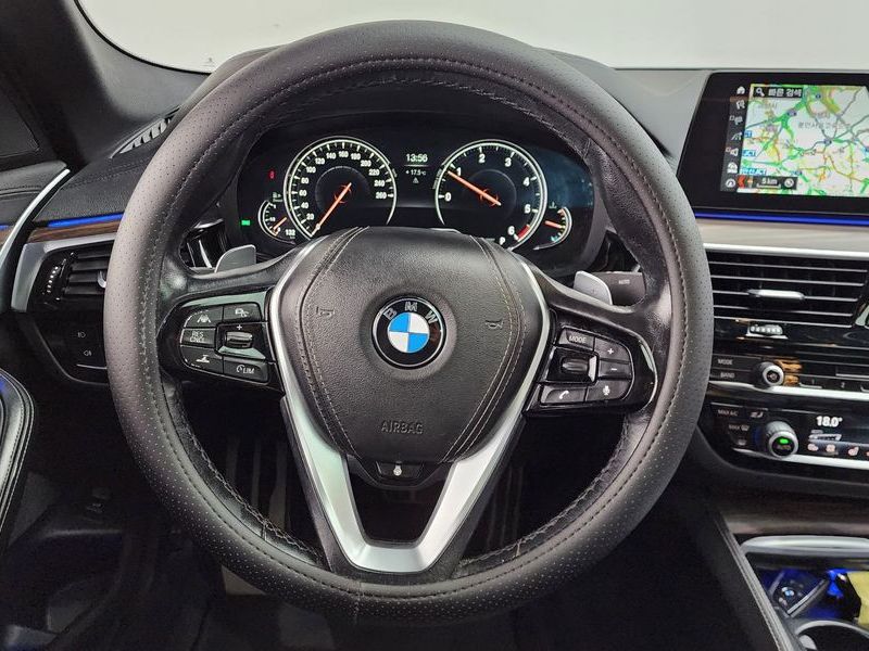 2018 BMW 5 Series 520d xDrive M Sport Package Plus photo 13