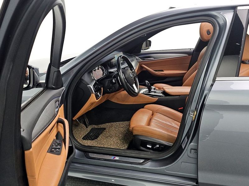 2018 BMW 5 Series 520d M Sport Special Edition photo 10