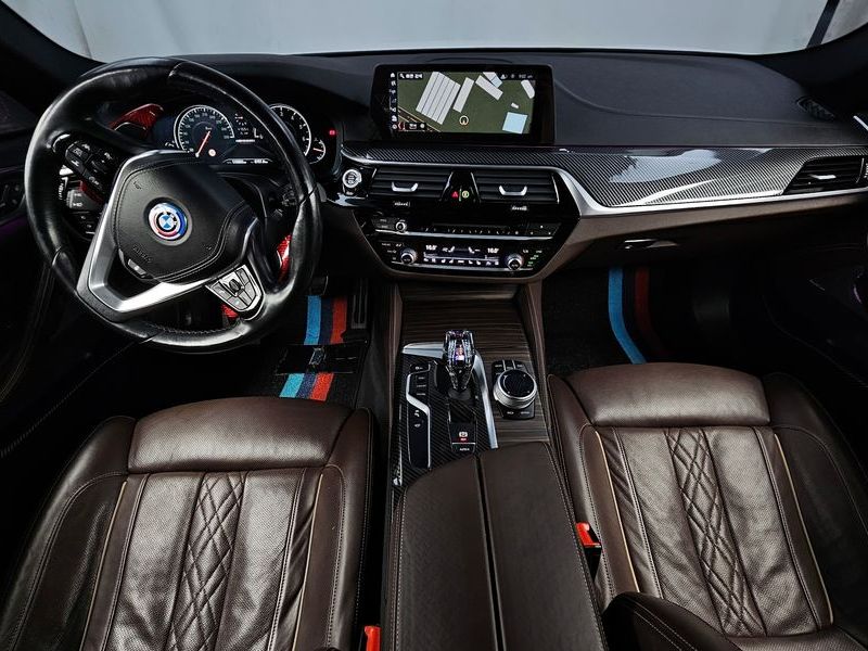 2017 BMW 5 Series 530i M Sport Package Plus photo 7