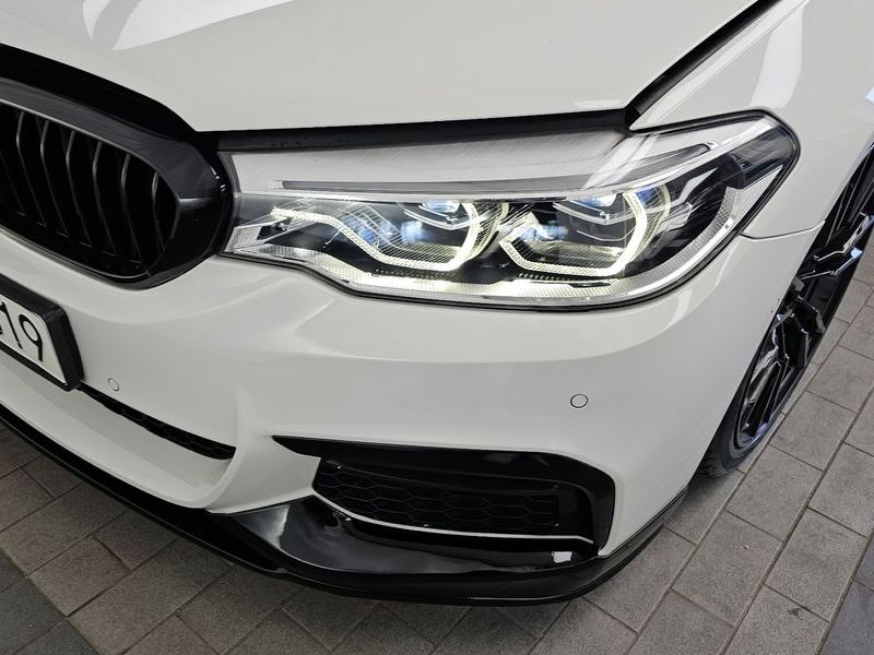 2017 BMW 5 Series 530i M Sport Package Plus photo 22
