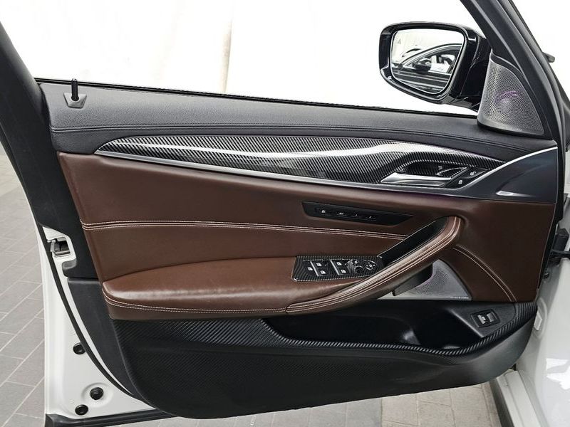 2017 BMW 5 Series 530i M Sport Package Plus photo 24