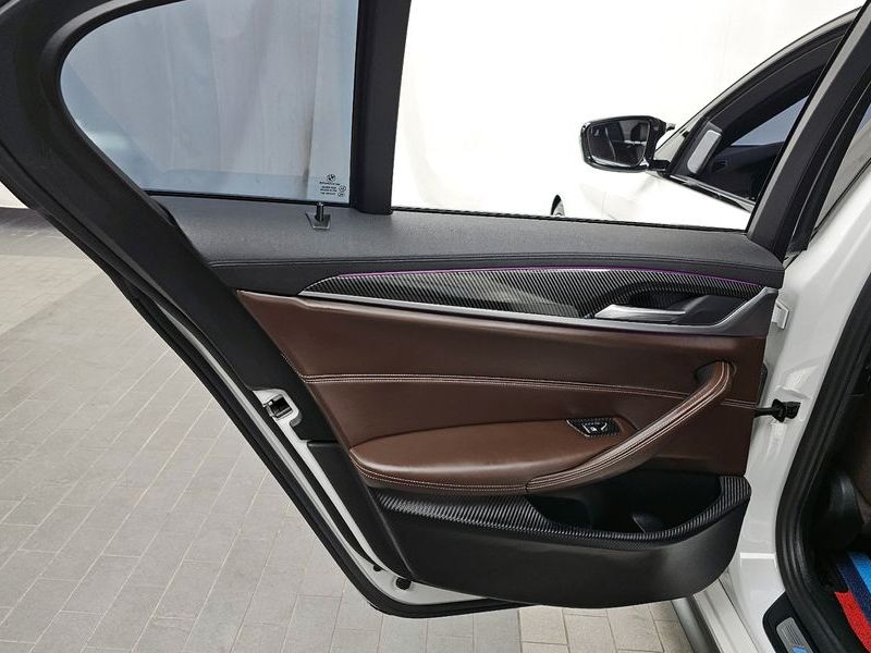 2017 BMW 5 Series 530i M Sport Package Plus photo 25