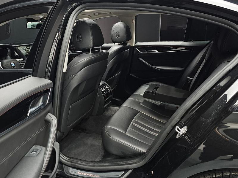 2018 BMW 5 Series 520d Luxury Special Edition photo 12