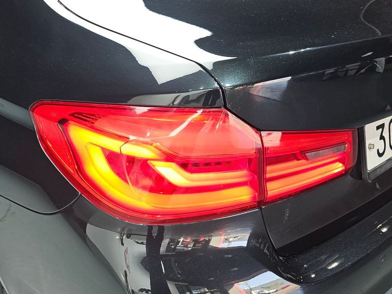 2018 BMW 5 Series 520d Luxury Special Edition photo 23