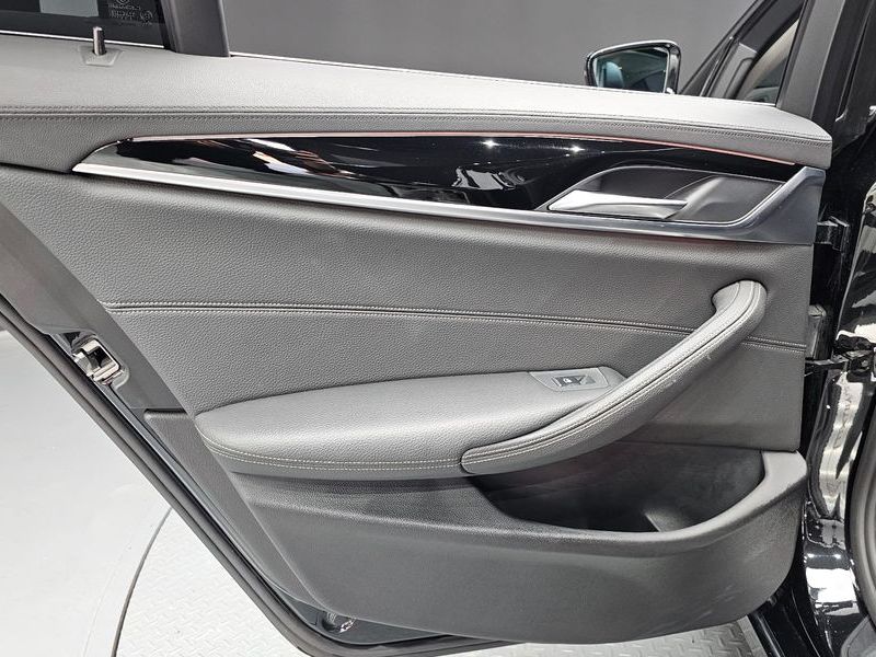 2018 BMW 5 Series 520d Luxury Special Edition photo 25