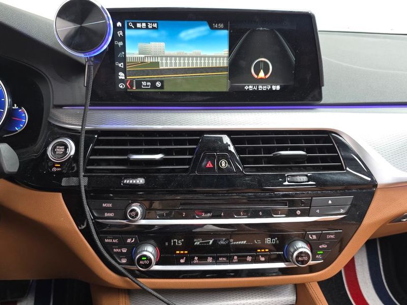 2017 BMW 5 Series 520d M Sport package photo 14