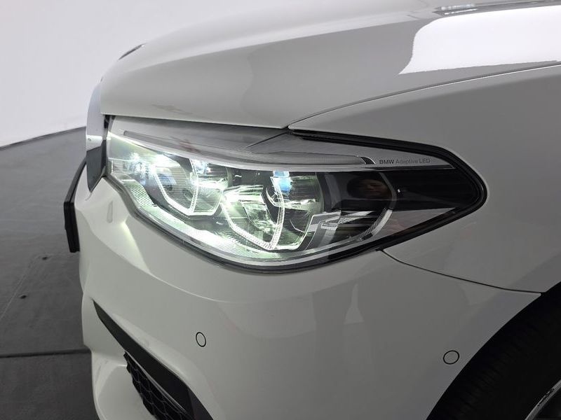 2017 BMW 5 Series 520d M Sport Package Plus photo 22