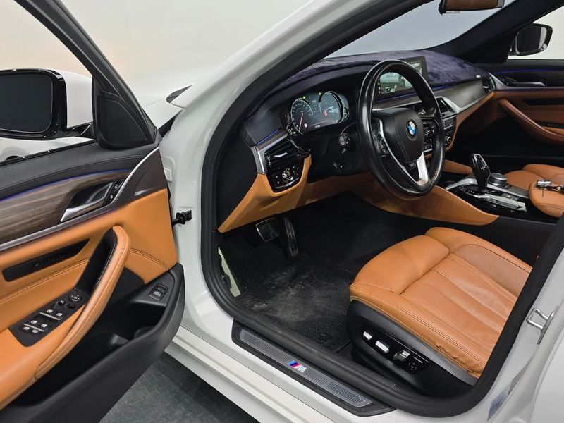 2017 BMW 5 Series 520d M Sport Package Plus photo 11