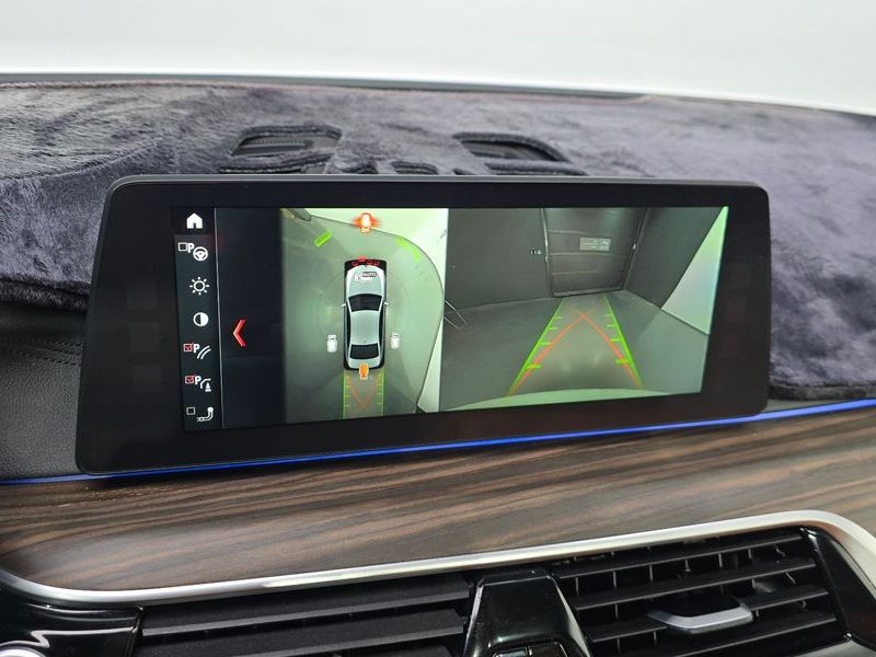 2017 BMW 5 Series 520d M Sport Package Plus photo 16