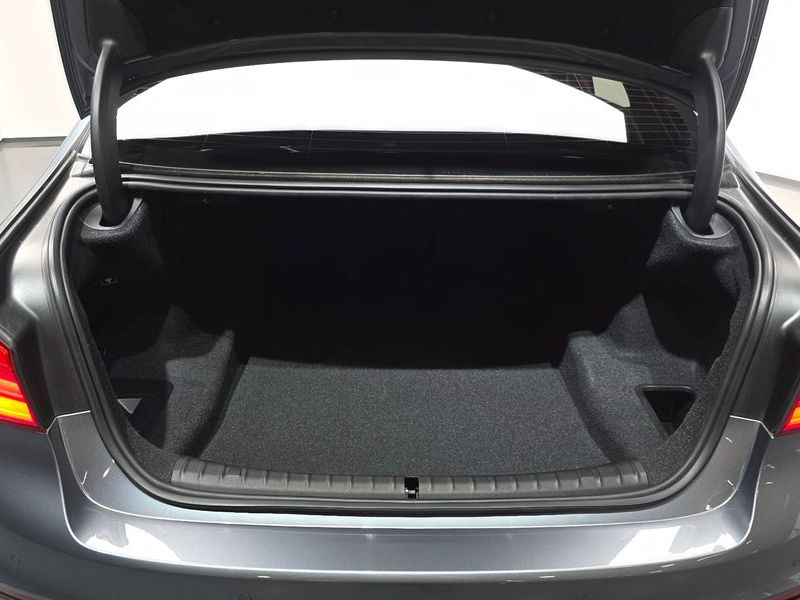 2017 BMW 5 Series 520d M Sport Package Plus photo 21