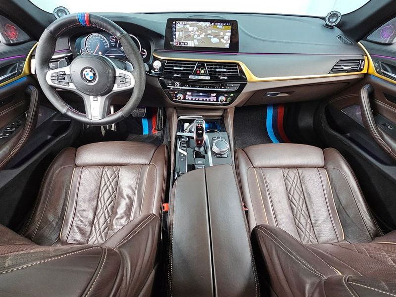 2017 BMW 5 Series 530i M Sport Package Plus photo 7