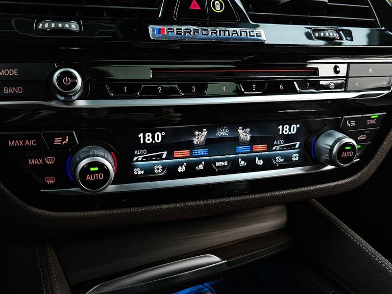 2017 BMW 5 Series 530i M Sport Package Plus photo 19