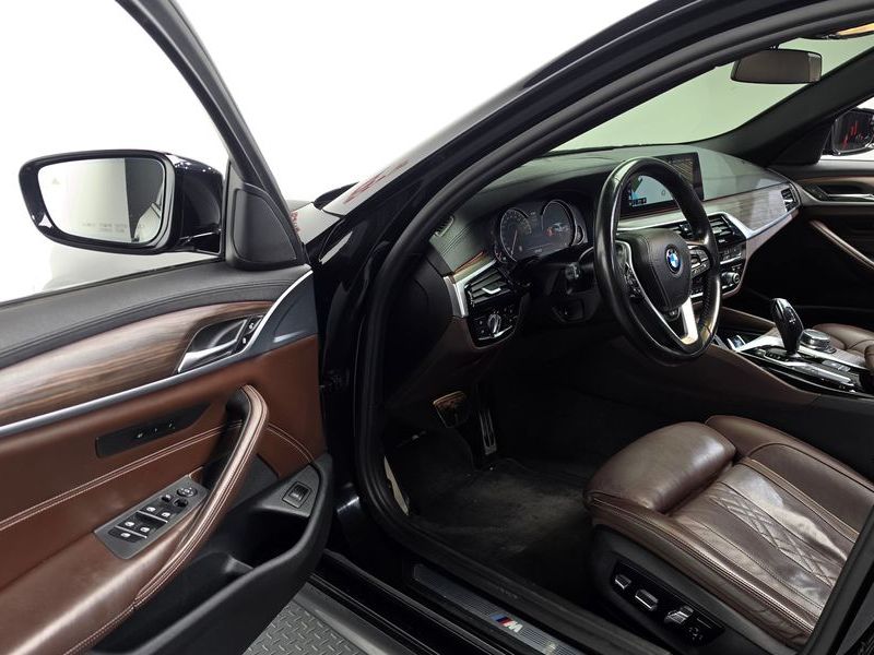 2017 BMW 5 Series 520d xDrive M Sport Package Plus photo 10