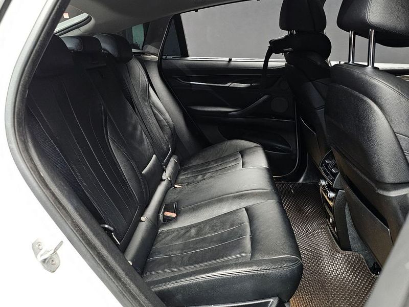 2017 BMW X6 xDrive 40d photo 11