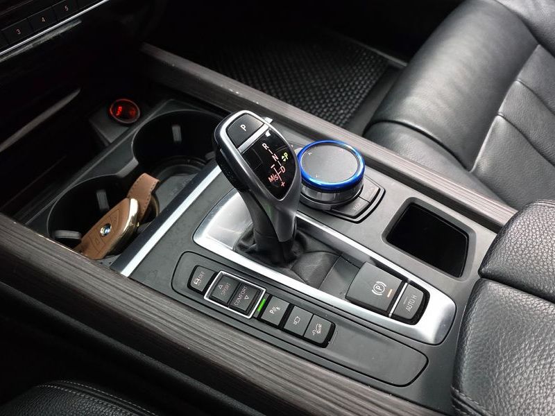 2017 BMW X5 xDrive 30d photo 9