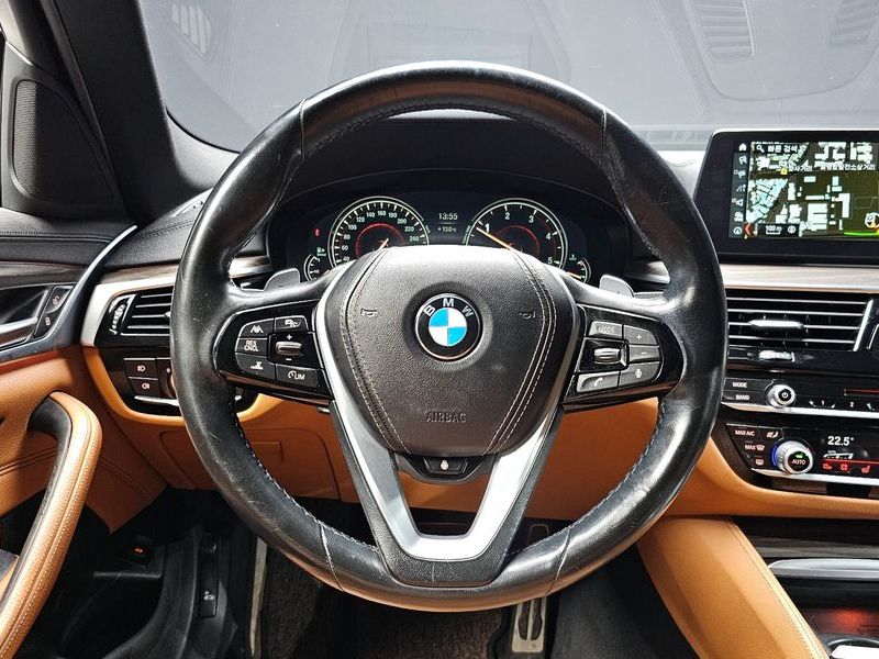 2017 BMW 5 Series 520d M Sport Package Plus photo 12