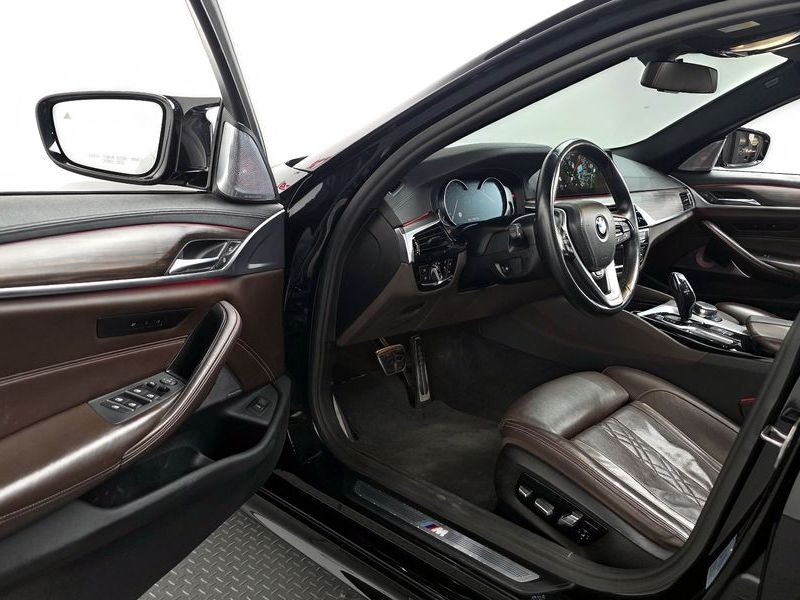 2017 BMW 5 Series 520d M Sport Package Plus photo 10