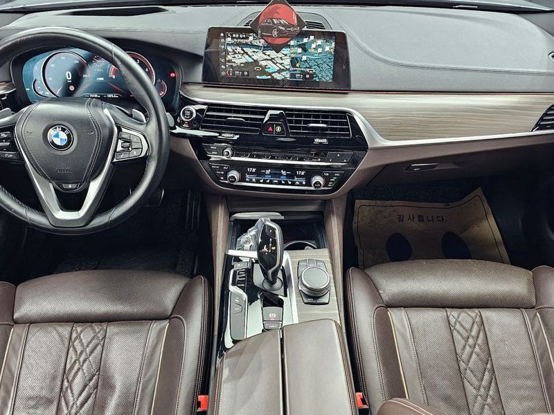 2017 BMW 5 Series 520d xDrive M Sport Package Plus photo 7