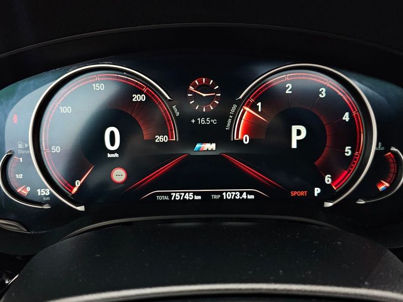 2017 BMW 5 Series 520d xDrive M Sport Package Plus photo 8