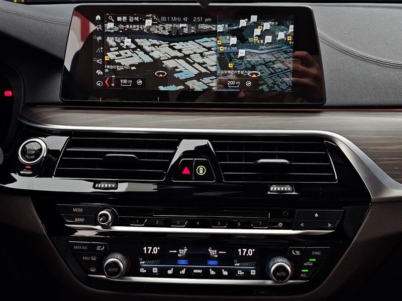 2017 BMW 5 Series 520d xDrive M Sport Package Plus photo 14