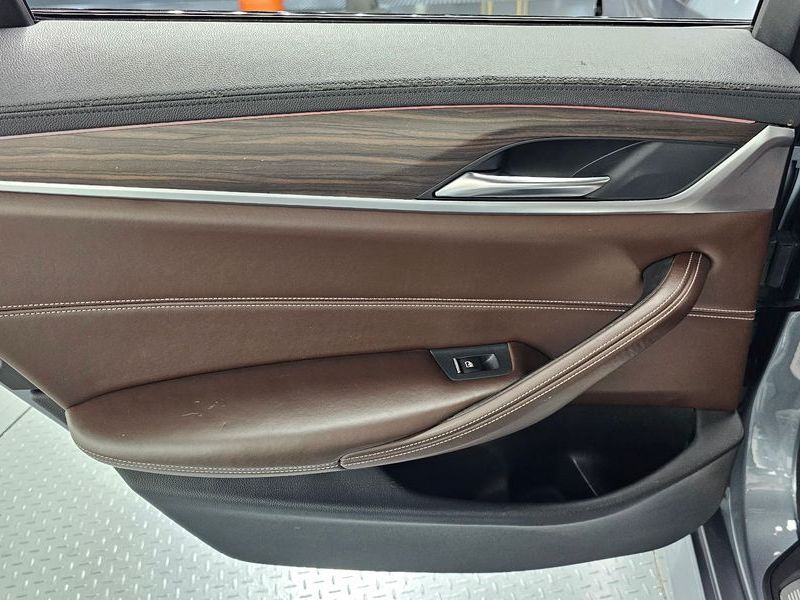 2017 BMW 5 Series 520d xDrive M Sport Package Plus photo 25