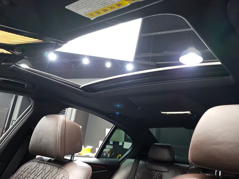 2017 BMW 5 Series 520d xDrive M Sport Package Plus photo 19