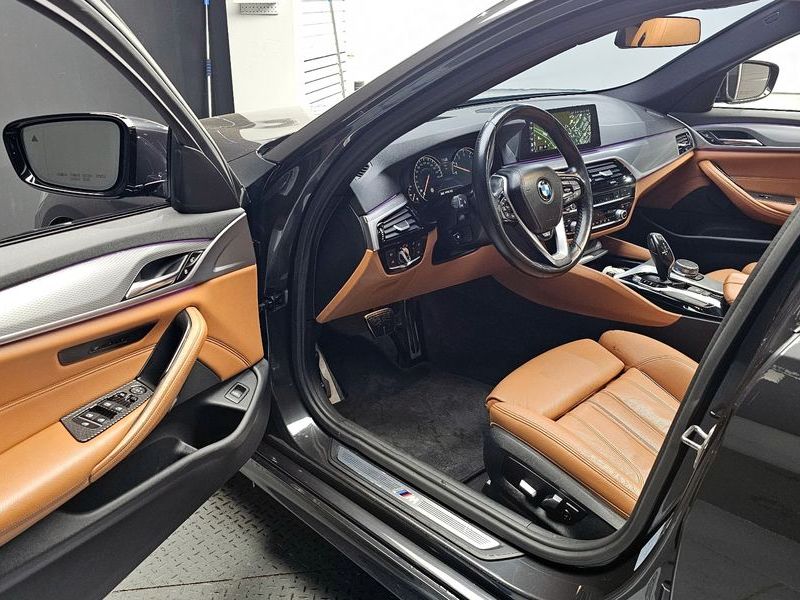 2017 BMW 5 Series 530i M Sport Package photo 10