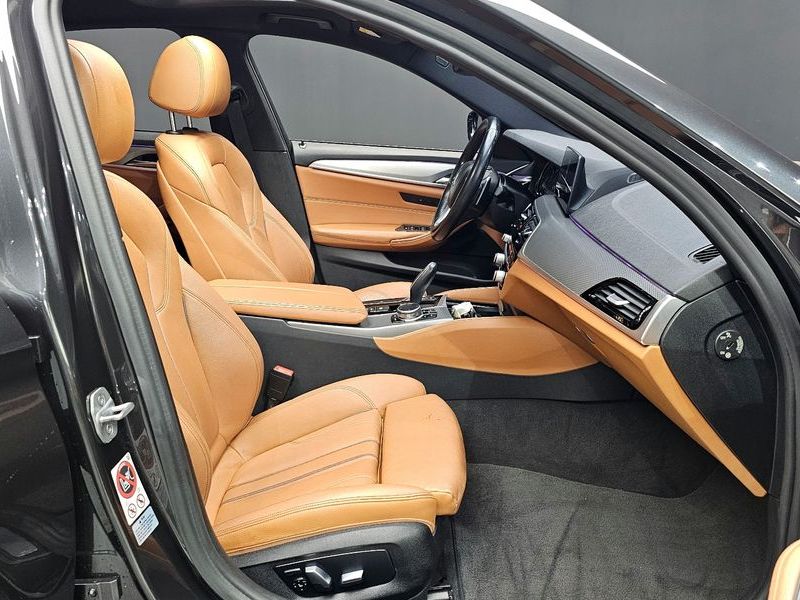 2017 BMW 5 Series 530i M Sport Package photo 11