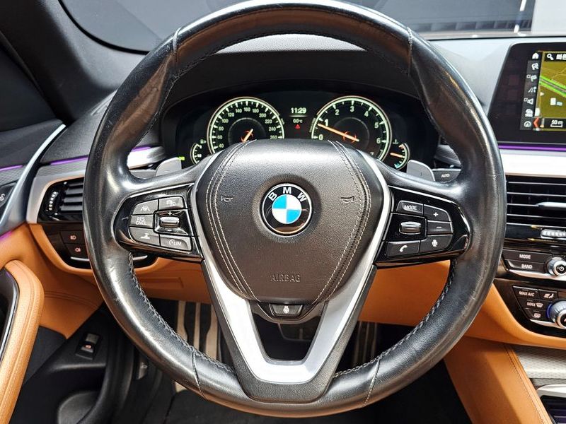2017 BMW 5 Series 530i M Sport Package photo 13