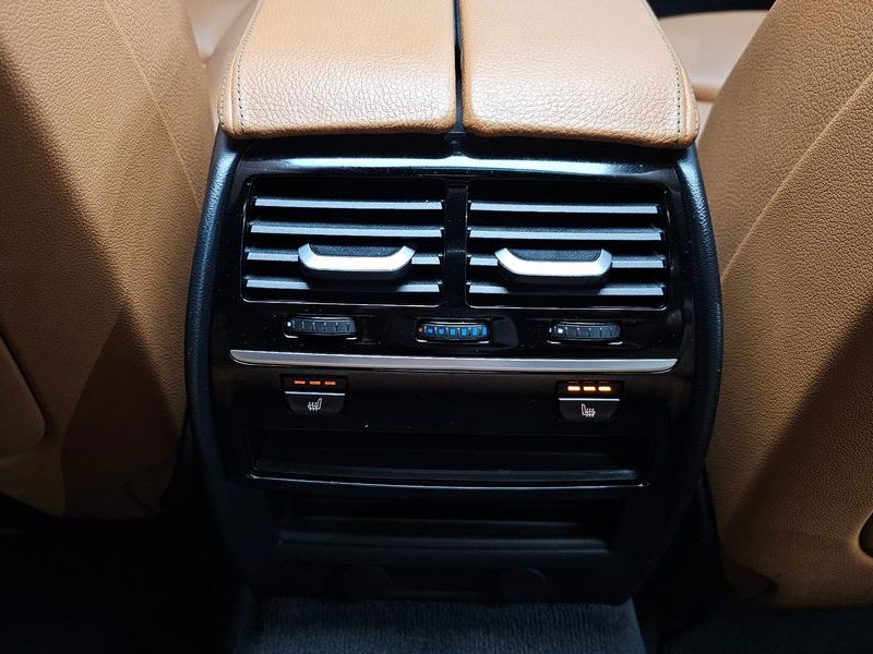 2017 BMW 5 Series 530i M Sport Package photo 18