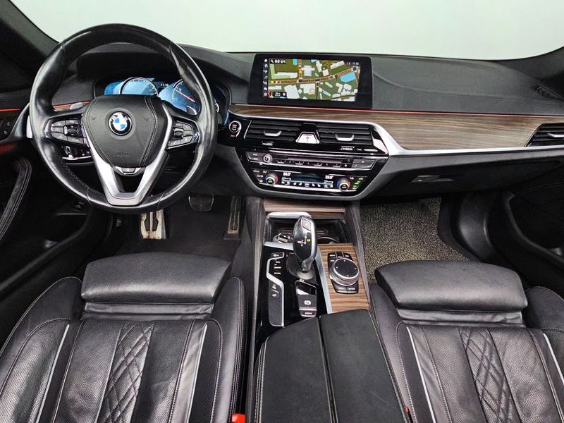 2017 BMW 5 Series 520d xDrive M Sport Package Plus photo 7
