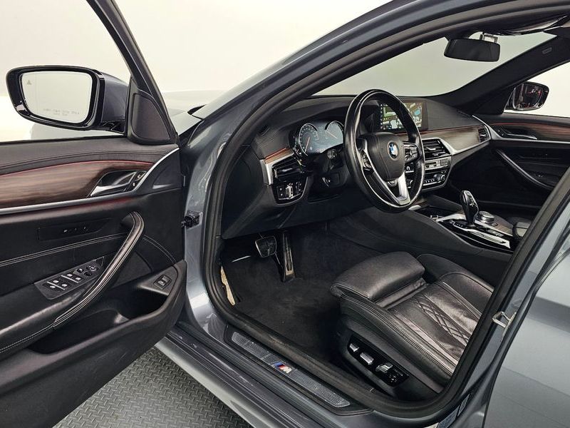 2017 BMW 5 Series 520d xDrive M Sport Package Plus photo 12