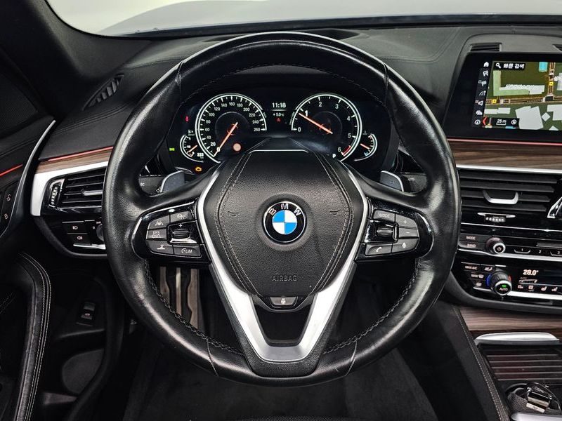 2017 BMW 5 Series 520d xDrive M Sport Package Plus photo 13