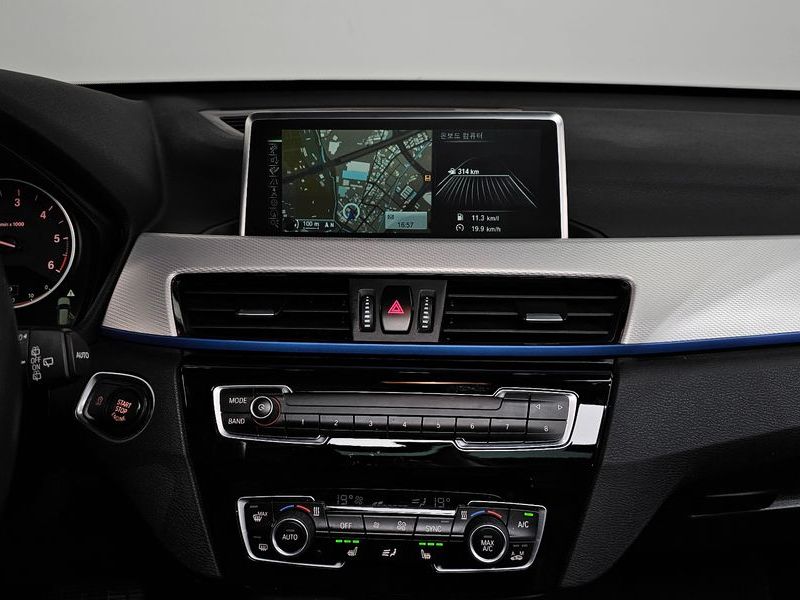 2017 BMW X1 xDrive 20d M Sport package photo 14