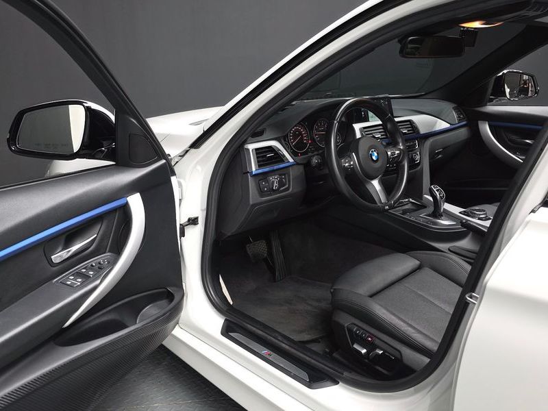 2017 BMW 3 Series 320i M Sport photo 10