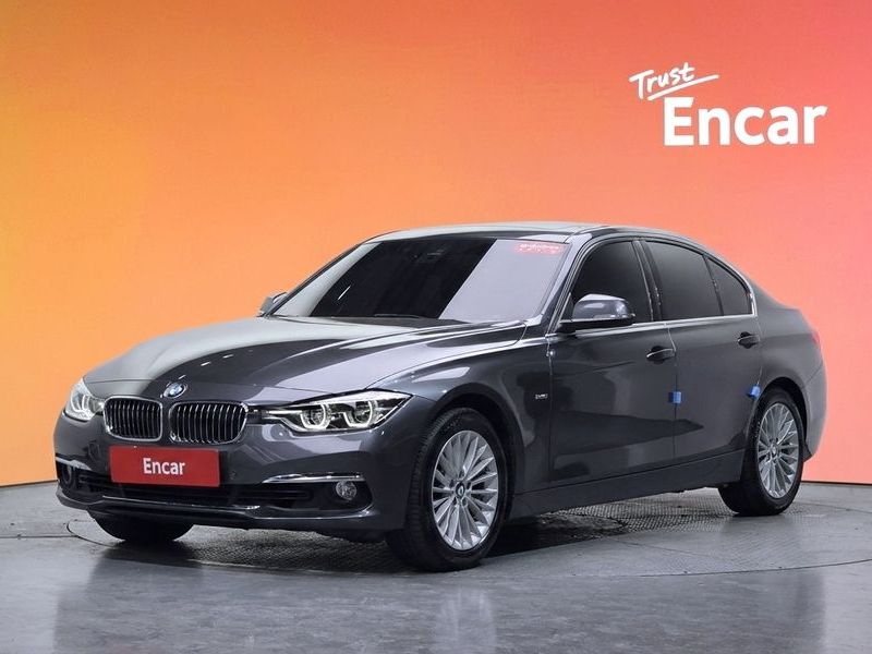 2017 BMW 3 Series 320i Luxury photo 1