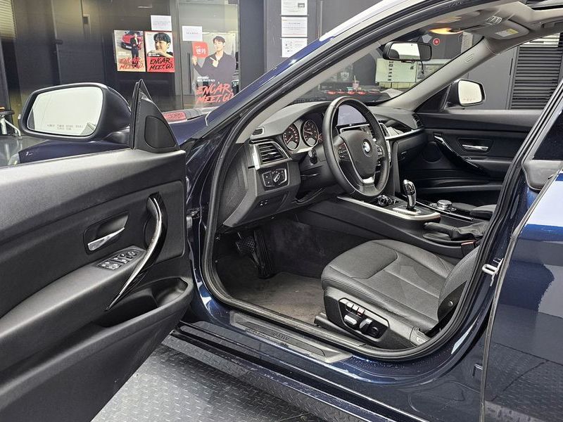2017 BMW 3 Series GT 320d photo 12