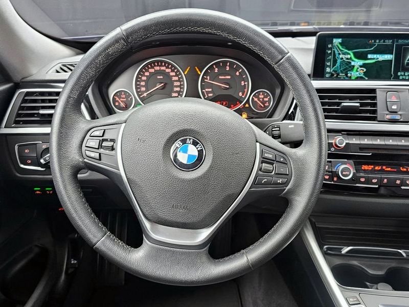 2017 BMW 3 Series GT 320d photo 14