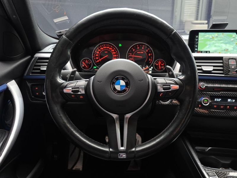 2017 BMW 3 Series 330i M Sport photo 13